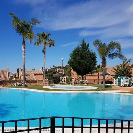 Ample Luxury Fancy Golf & Padel ماربيا
