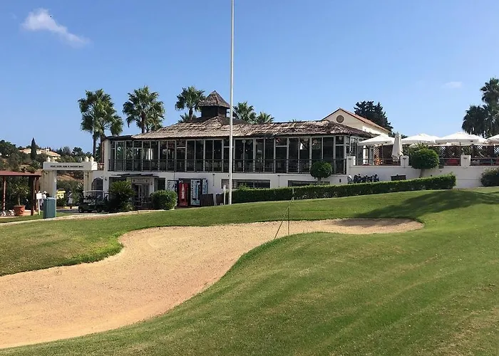 Ample Luxury Fancy Golf & Padel Apartment Marbella