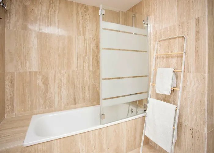 Ample Luxury Fancy Golf & Padel Apartment Marbella