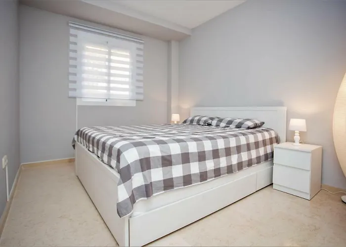 Ample Luxury Fancy Golf & Padel Marbella