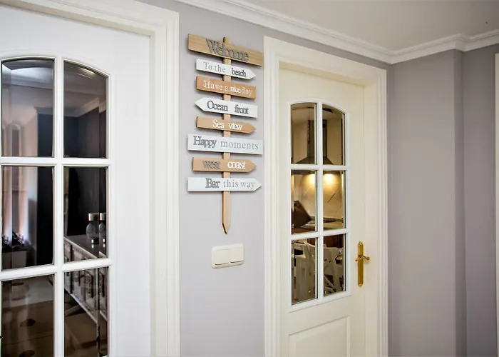 Ample Luxury Fancy Golf & Padel Apartment Marbella